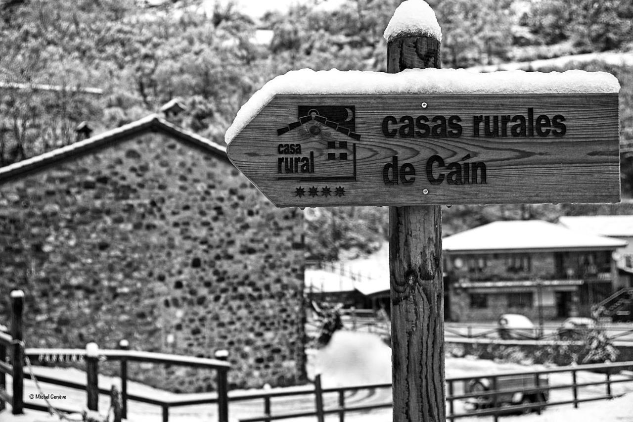 Casas Rurales De Cain Guest House ภายนอก รูปภาพ